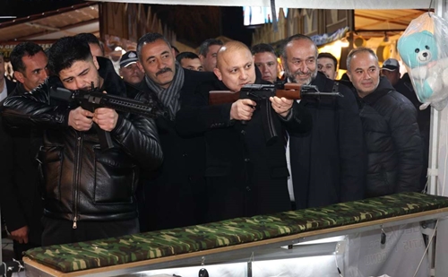 Başkan standları gezdi