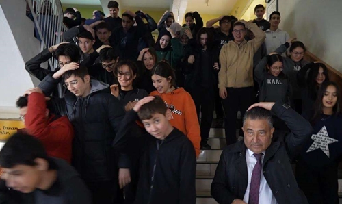 Kırıkkale’de okullarda eş zamanlı deprem ve tahliye tatbikatı gerçekleştirildi