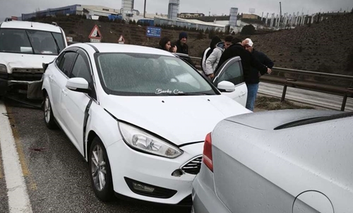 Kırıkkale’de zincirleme kaza 3 yaralı
