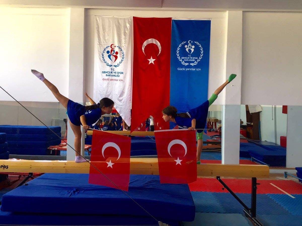Lastik Kız Büyük Beğeni Topluyor