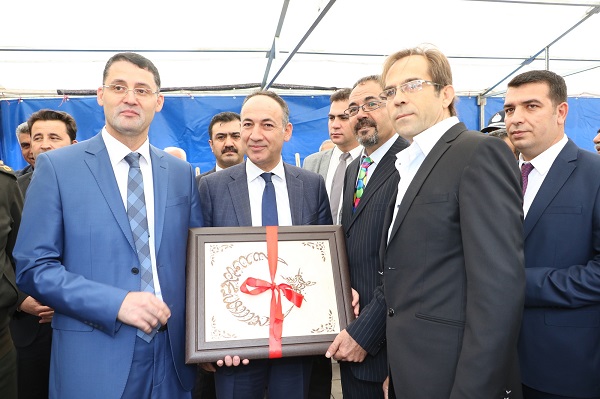 AHŞAP YAKMA SERGİSİ AÇILDI