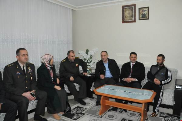 El Bab’ta Yaralanan Karayel’i Ziyaret Etti