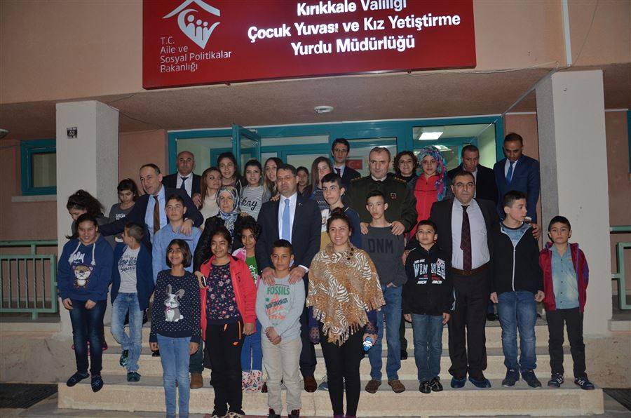 Yetiştirme Yurduna Gittiler