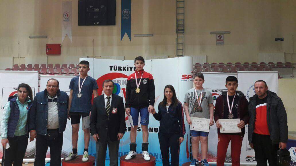 HALTERCİLER ŞAMPİYON OLDU