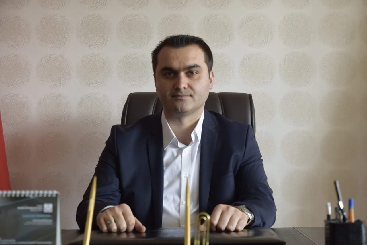 Kadın İlk Öğretmen ve Eğitimcidir