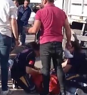 Kırıkkale’de motosiklet kamyonun altına girdi 2 yaralı